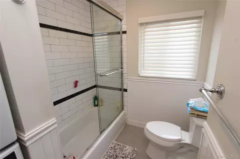 Bath - 14436 77th Ave, Flushing, NY 11367 photo 2 of 2