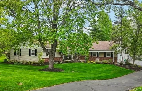 7 Glenmere Rd, Clarkstown, NY 10956