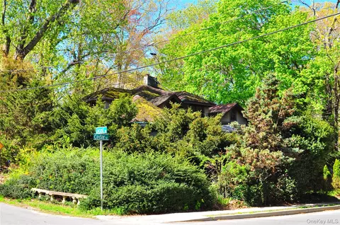 50 Cedar St, Stony Brook, NY 11790