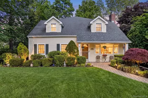 110 Park Dr, Eastchester, NY 10709