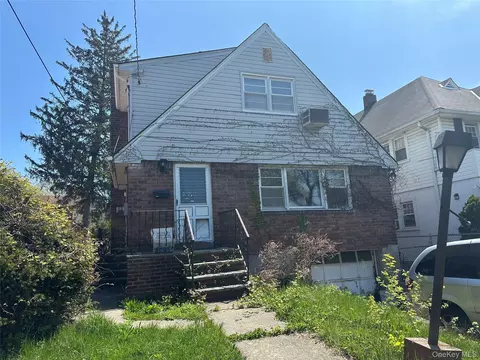 14-61 154th St, Beechhurst, NY 11357