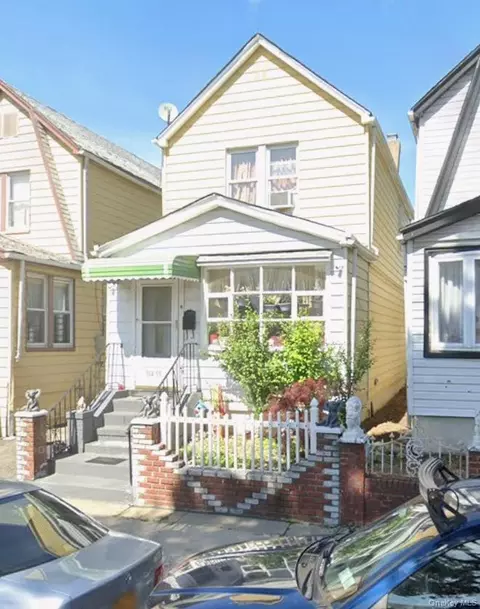 10455 128th St, South Richmond Hill, NY 11419