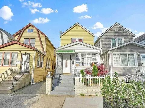 10455 128th St, South Richmond Hill, NY 11419