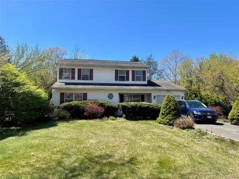 2 Peters Ln, Port Jefferson Station, NY 11776