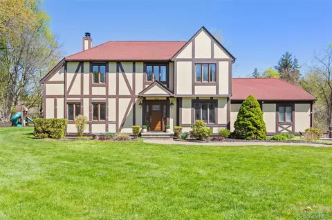 130 Cobb Rd, Southeast, NY 10509