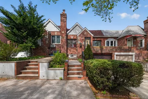 32-30 190th St, Flushing, NY 11358