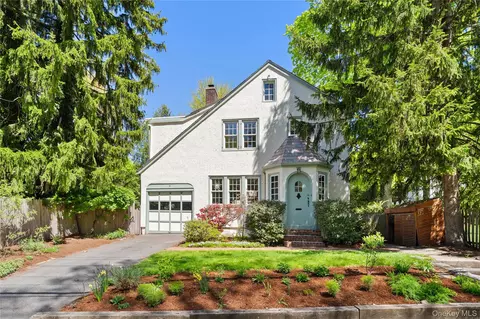 81 Walgrove Ave, Greenburgh, NY 10522