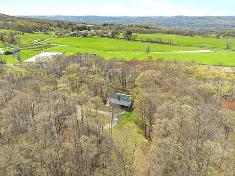 117 S Quaker Hill Rd, Pawling, NY 12564