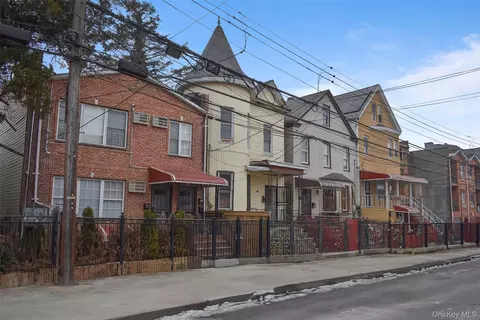 740 E 218th St, New York, NY 10467