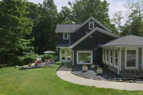 9 Reinheimer Rd, Monroe, NY 10950