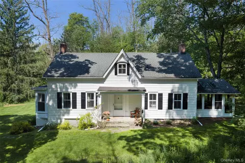 181 Twin Arch Rd, Hamptonburgh, NY 10992