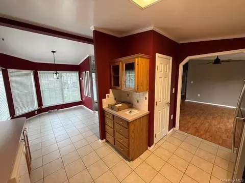 Entry Way - 4 Delray Cir, Poughkeepsie, NY 12603 photo 1 of 3