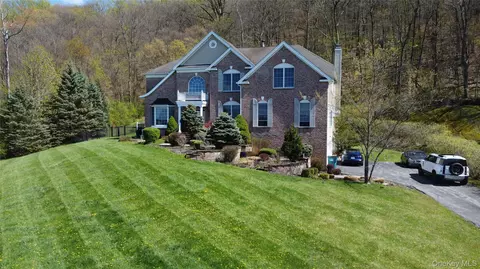 194 Devon Farms Rd, Stormville, NY 12582