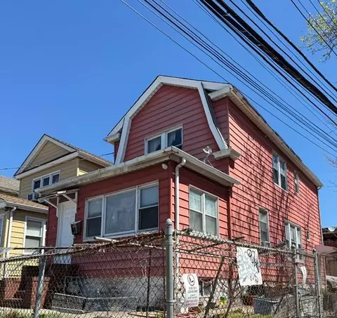 42-27 Haight St, Flushing, NY 11355