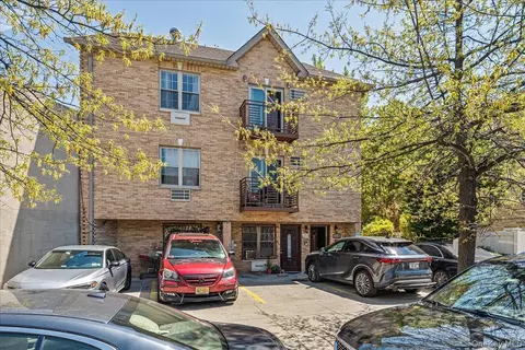 24-65 45th St, Astoria, NY 11105