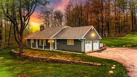 287 Hunns Lake Rd, Stanford, NY 12581