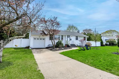 30 Clay Pitts Rd, Greenlawn, NY 11740
