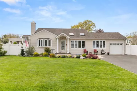 234 E 3rd St, Deer Park, NY 11729