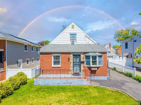 545 7th Ave, New Hyde Park, NY 11040