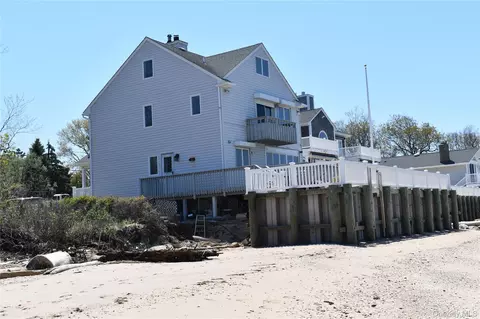 52755 Soundview Ave, Southold, NY 11971
