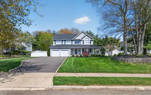 185 Plymouth Blvd, Smithtown, NY 11787