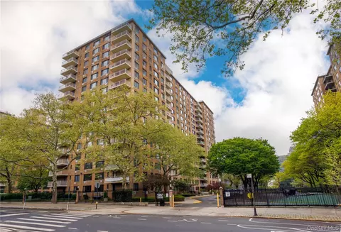 195 Willoughby Ave #909, Brooklyn, NY 11205