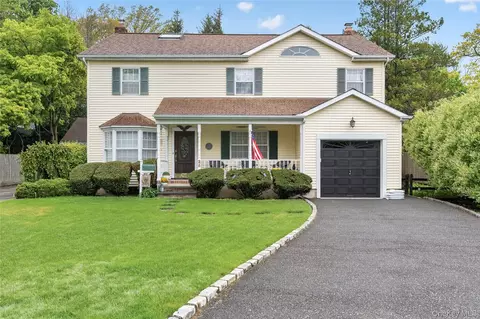 28 Midway Ave, Locust Valley, NY 11560