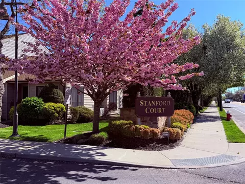 81 Stanford Ct #B, Wantagh, NY 11793