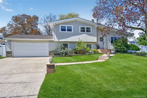 182 W 21st St, Deer Park, NY 11729