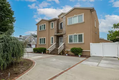 102 Davison Ave, Oceanside, NY 11572