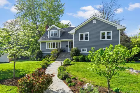 8 Rugby Rd, New Rochelle, NY 10804
