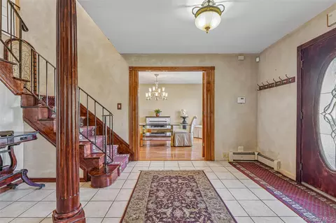 Entry Way - 2 Deer Path, Brookhaven, NY 11772 photo 3 of 3