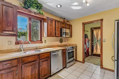 Kitchen - 2 Deer Path, Brookhaven, NY 11772 photo 1 of 3