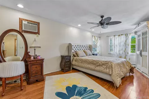Bedroom - 2 Deer Path, Brookhaven, NY 11772 photo 1 of 5