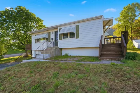 Exterior - 2 Crescent Dr, Beacon, NY 12508 photo 3 of 9