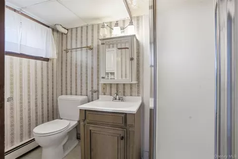 Bath - 2 Crescent Dr, Beacon, NY 12508 photo 2 of 2