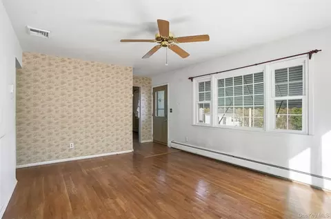 Living - 2 Crescent Dr, Beacon, NY 12508 photo 2 of 3