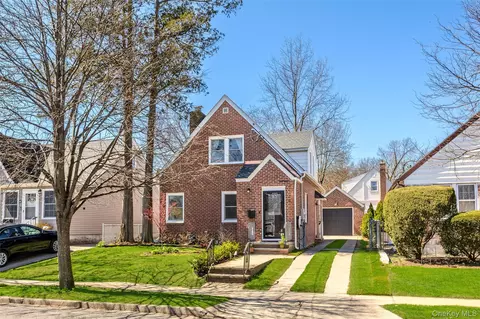 24 Beechhurst Ave, Floral Park, NY 11001