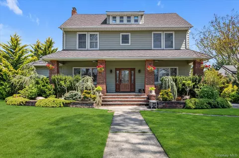 725 Scranton Ave, East Rockaway, NY 11518