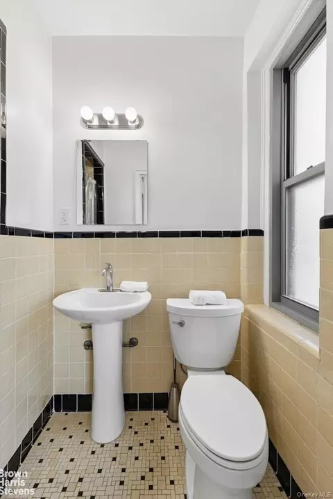 Bath - 4445 Post Rd #7D, New York, NY 10471 photo 2 of 2