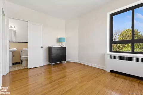 Bedroom - 4445 Post Rd #7D, New York, NY 10471 photo 3 of 5
