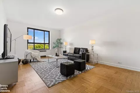 Living - 4445 Post Rd #7D, New York, NY 10471 photo 4 of 6