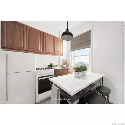 Kitchen - 1898 Longfellow Ave #E4, New York, NY 10460 photo 2 of 2