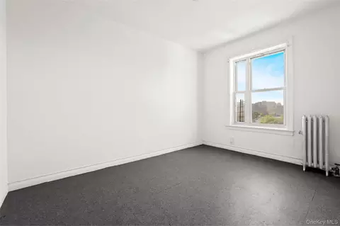 Bedroom - 1898 Longfellow Ave #E4, New York, NY 10460 photo 2 of 5