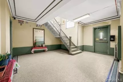 Entry Way - 1898 Longfellow Ave #E4, New York, NY 10460 photo 1 of 1