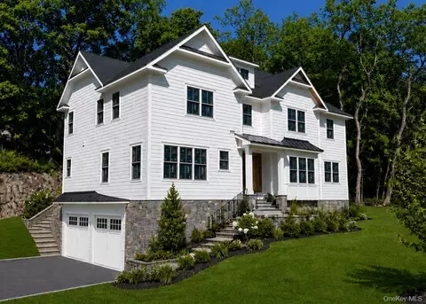 39 Barnes Ln, New Castle, NY 10514