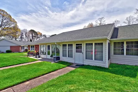 110 Exmore Ct #A, Ridge, NY 11961