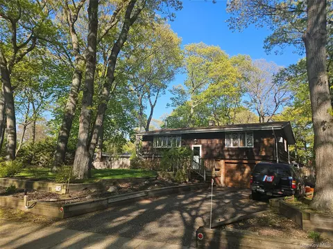 Undisclosed, Commack, NY 11725