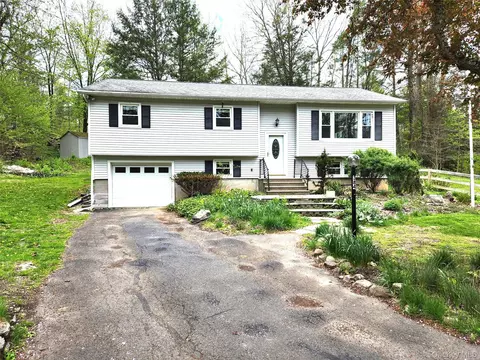 384 Fishcreek Rd, Saugerties, NY 12477