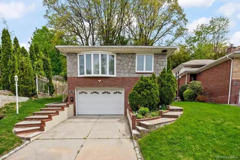 80-73 Chevy Chase St, Jamaica, NY 11432